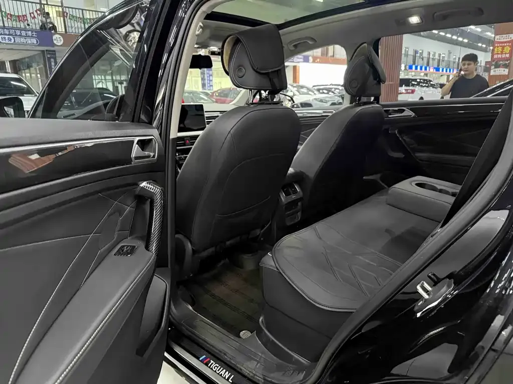 Volkswagen Tiguan L — фото 5