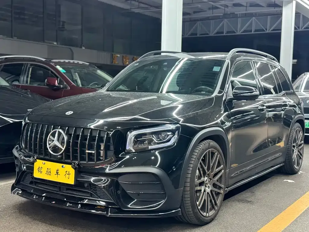 Mercedes-Benz GLB AMG — фото 1