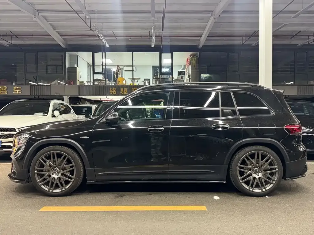 Mercedes-Benz GLB AMG — фото 7