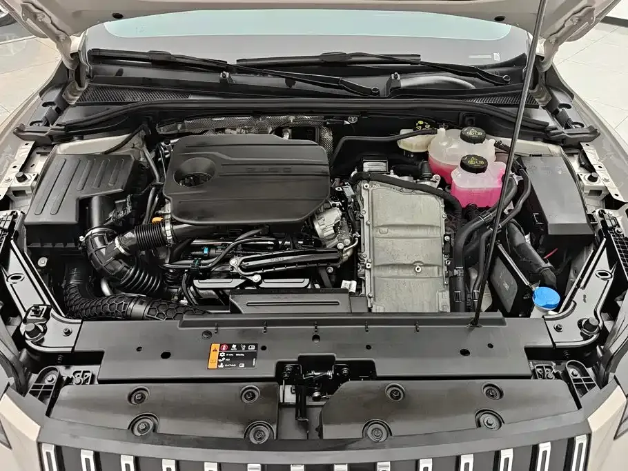 Roewe M7 DMH — фото 9