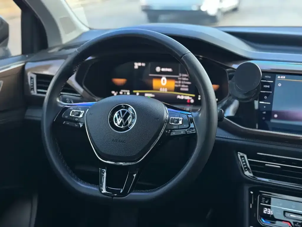 Volkswagen Tharu — фото 2