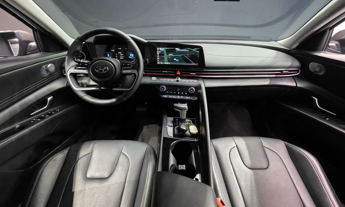 Hyundai AVANTE — фото 4