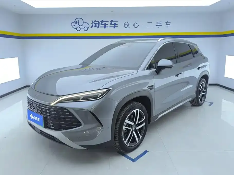 BYD L DM-i — фото 1