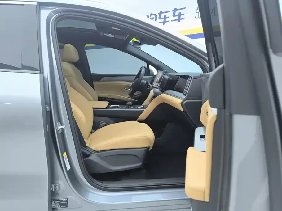 BYD L DM-i — фото 2