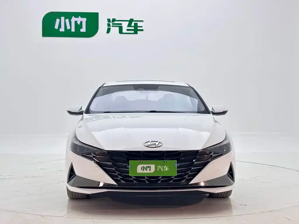 Hyundai Elantra — фото 3