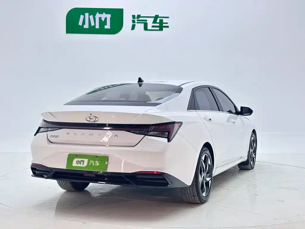 Hyundai Elantra — фото 4