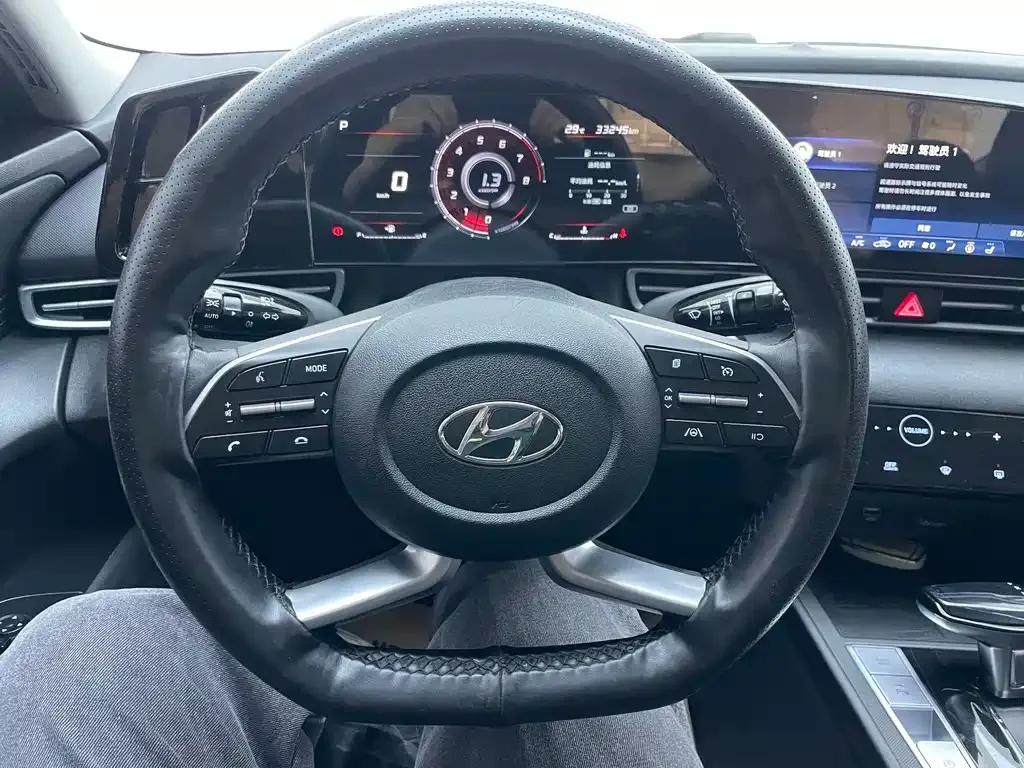 Hyundai Elantra — фото 8