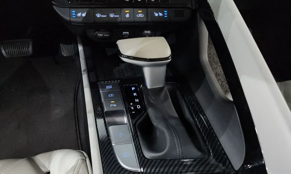 Hyundai AVANTE — фото 6