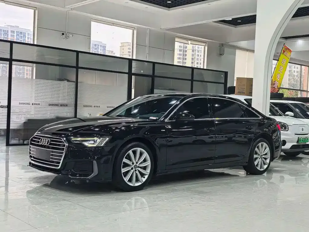 Audi A6L — фото 1