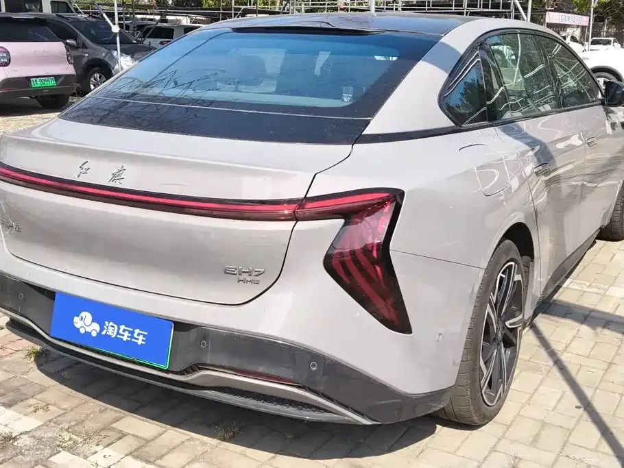 Hongqi EH7 — фото 9