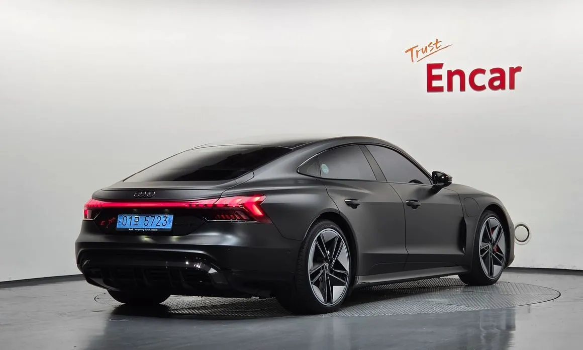 Audi RS e-tron GT — фото 3