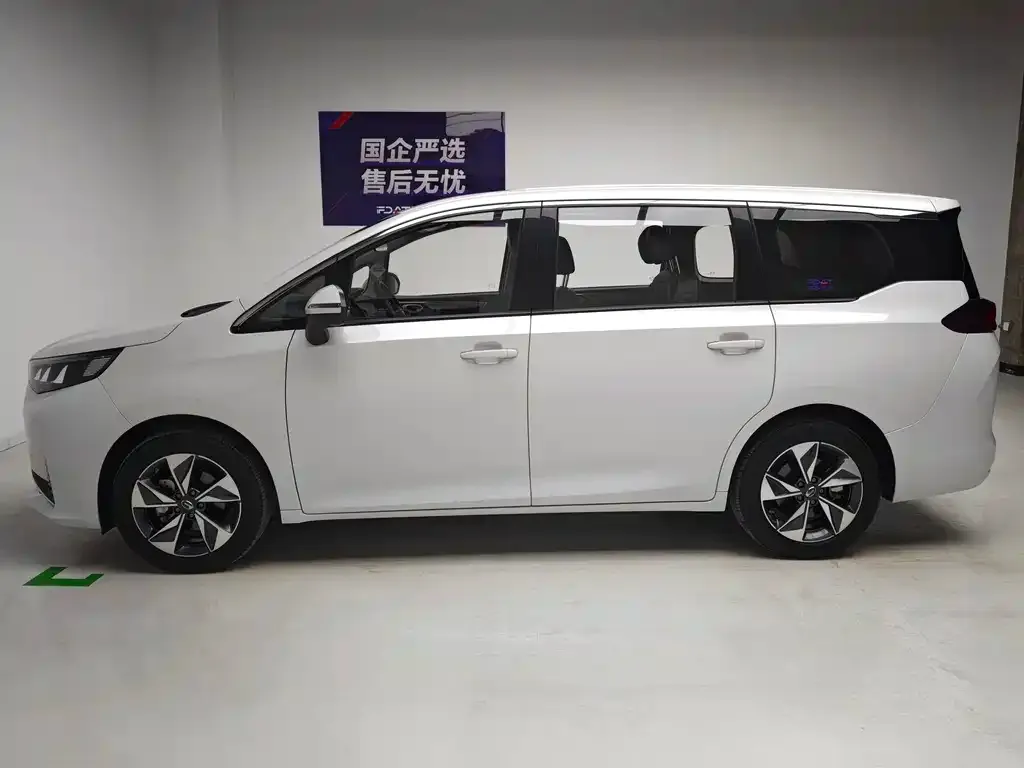 GAC Motor Trumpchi M6 — фото 10