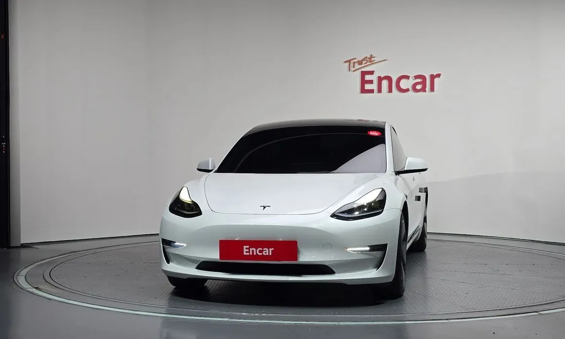 Tesla Model 3 — фото 8