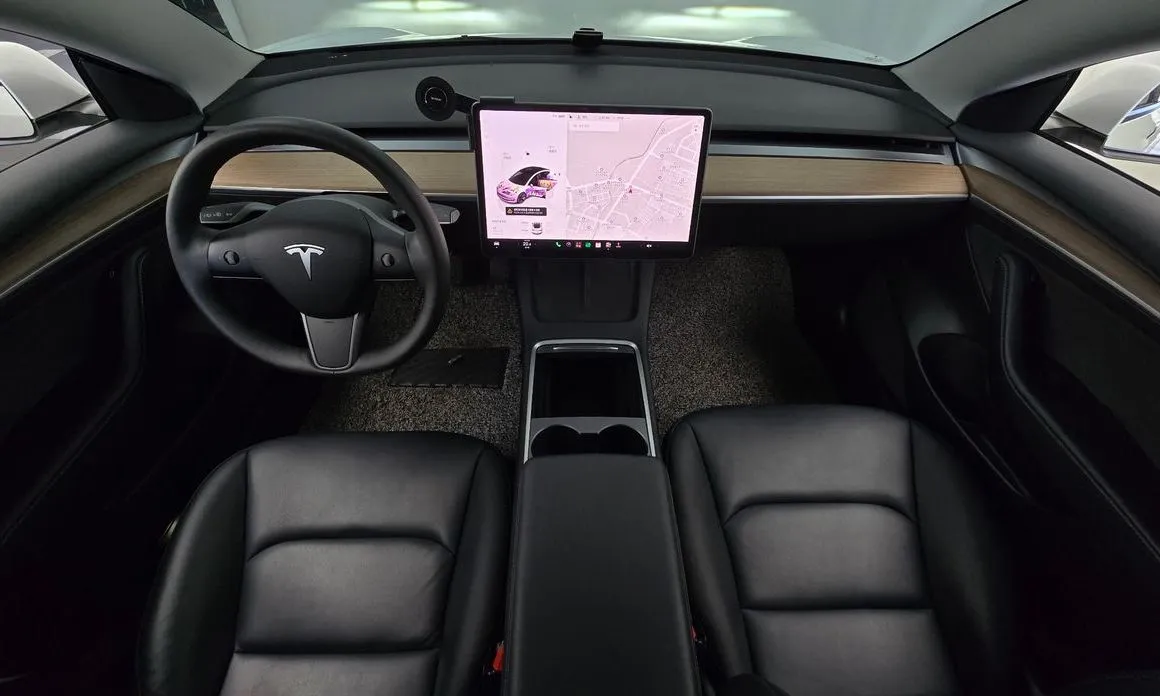Tesla Model 3 — фото 9