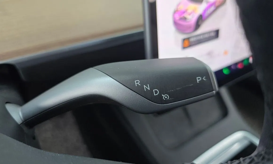 Tesla Model 3 — фото 3