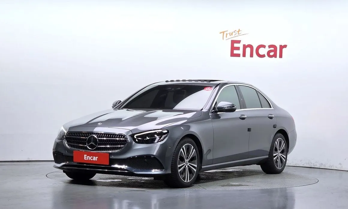 Mercedes-Benz E-Class — фото 1