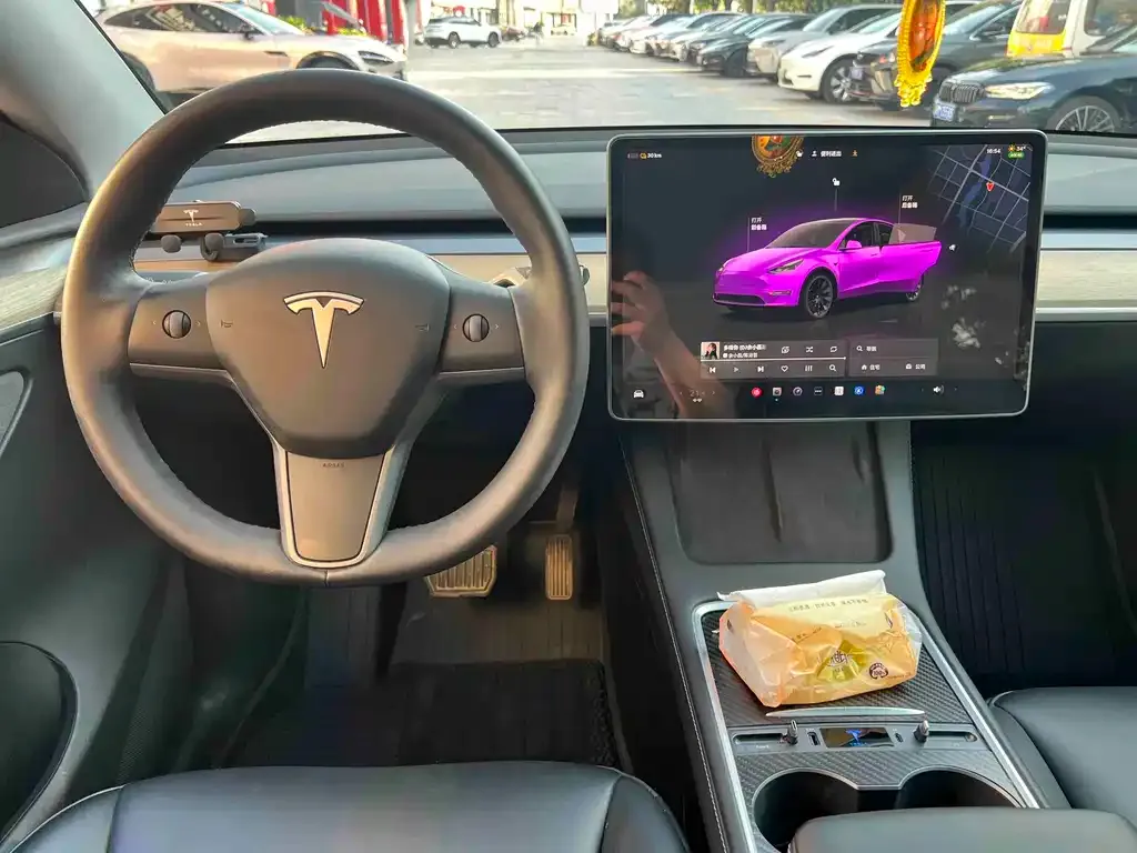 Tesla Model Y — фото 3