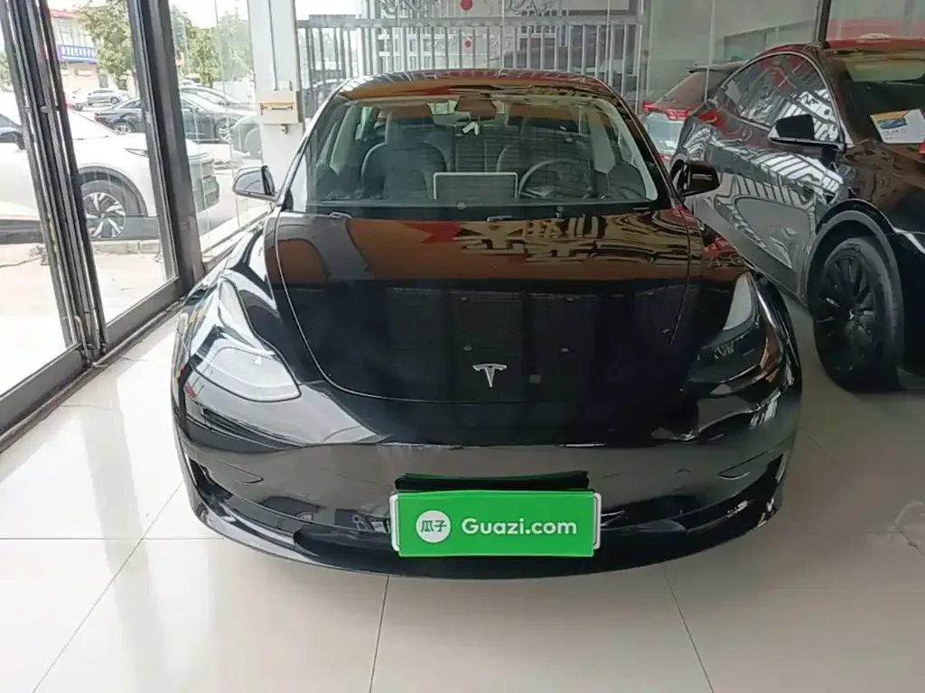 Tesla Model 3 — фото 3