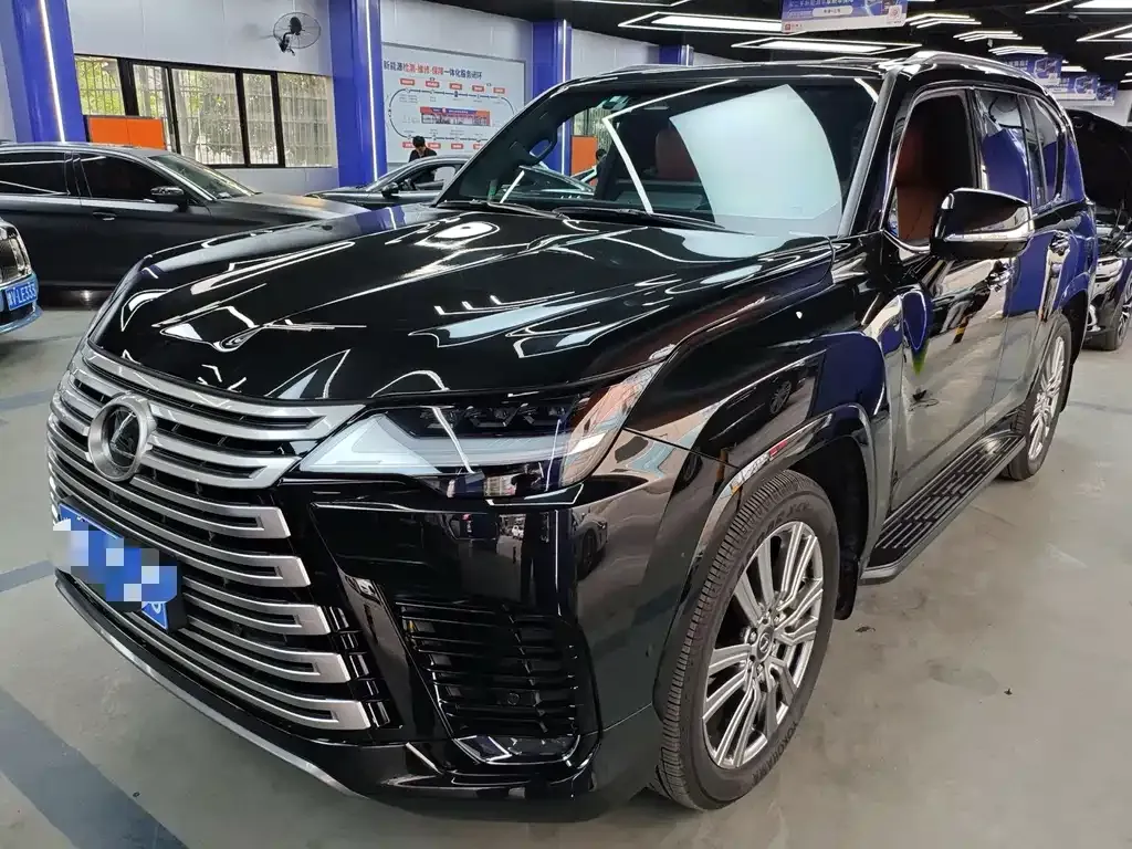 Lexus LX — фото 1
