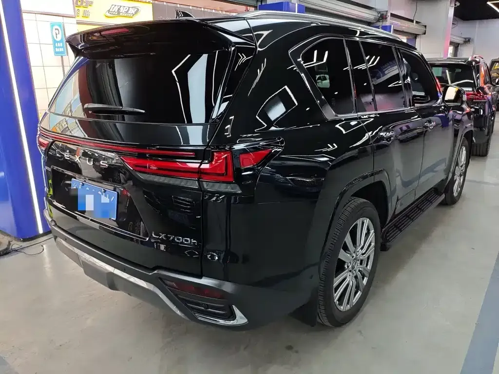 Lexus LX — фото 7