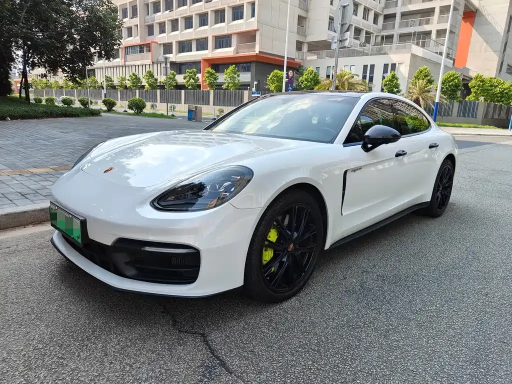 Porsche Panamera Hybrid — фото 1