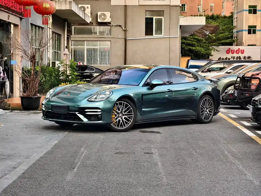 Porsche Panamera — фото 1