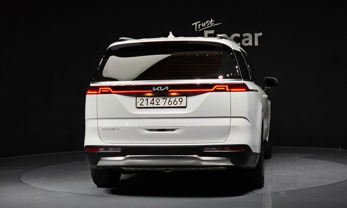 Kia Carnival — фото 3