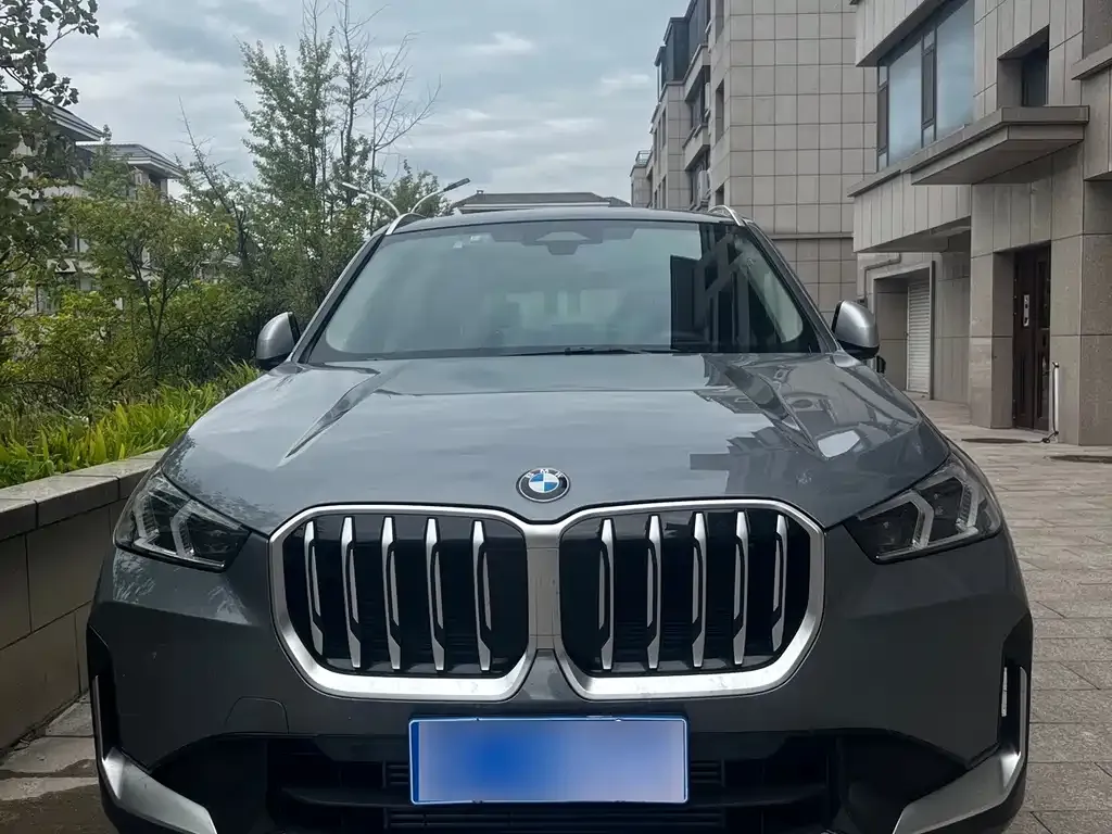 BMW X1 — фото 1