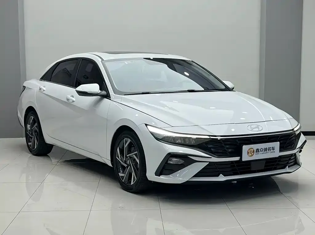 Hyundai Elantra — фото 3