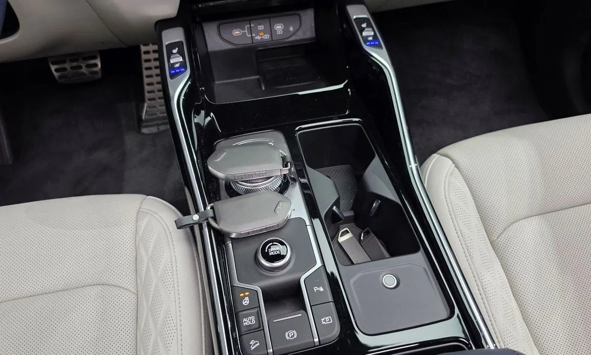 Kia Sorento — фото 9