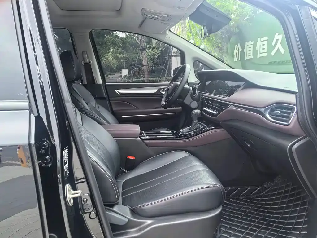 GAC Motor Trumpchi M6 — фото 2