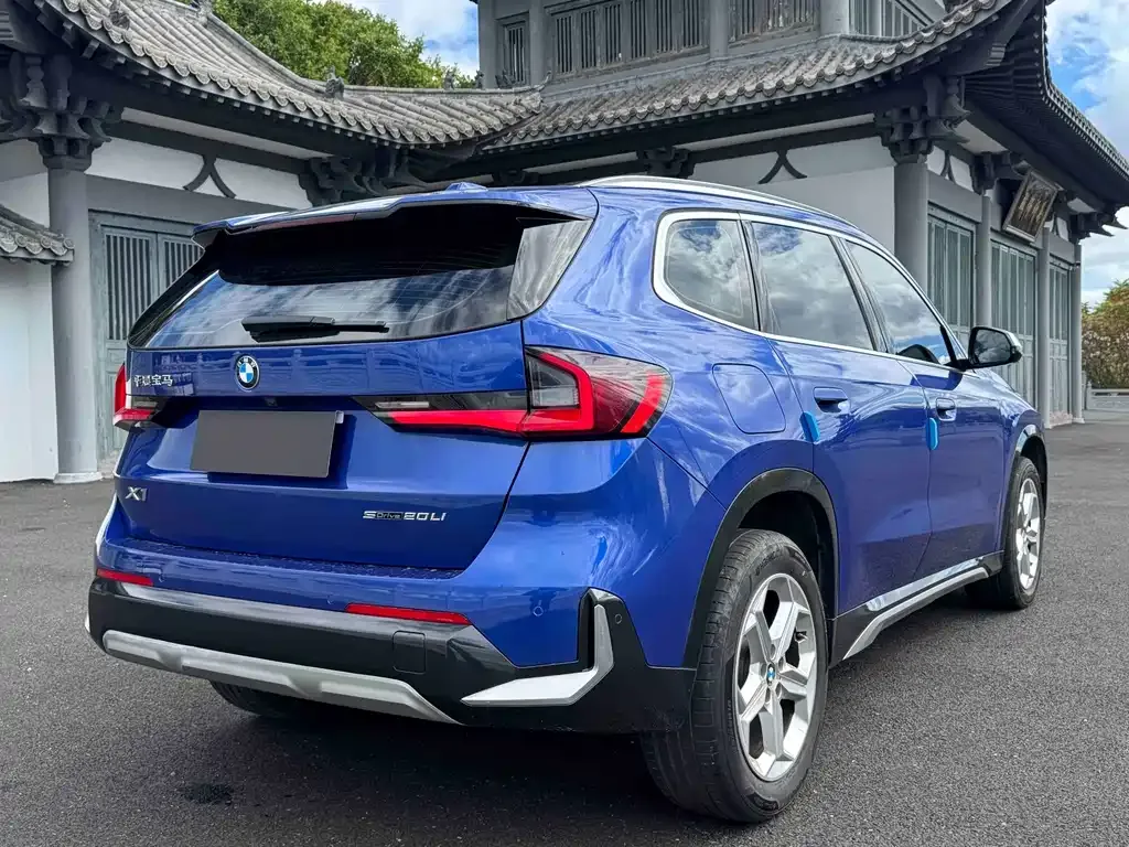 BMW X1 — фото 10