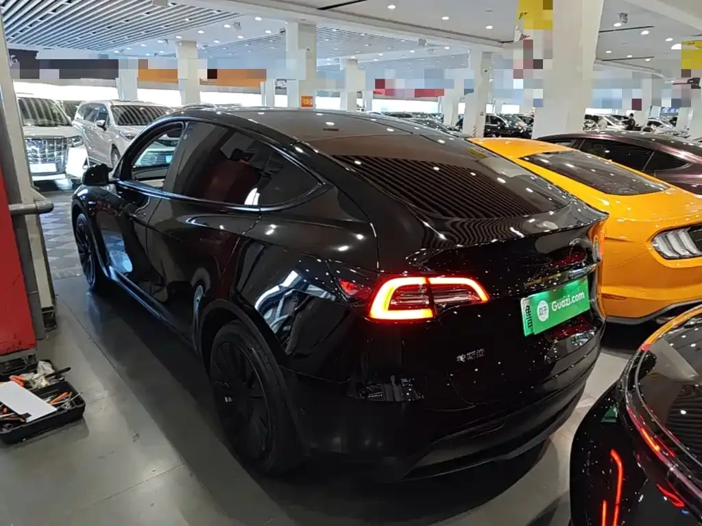 Tesla Model Y — фото 5
