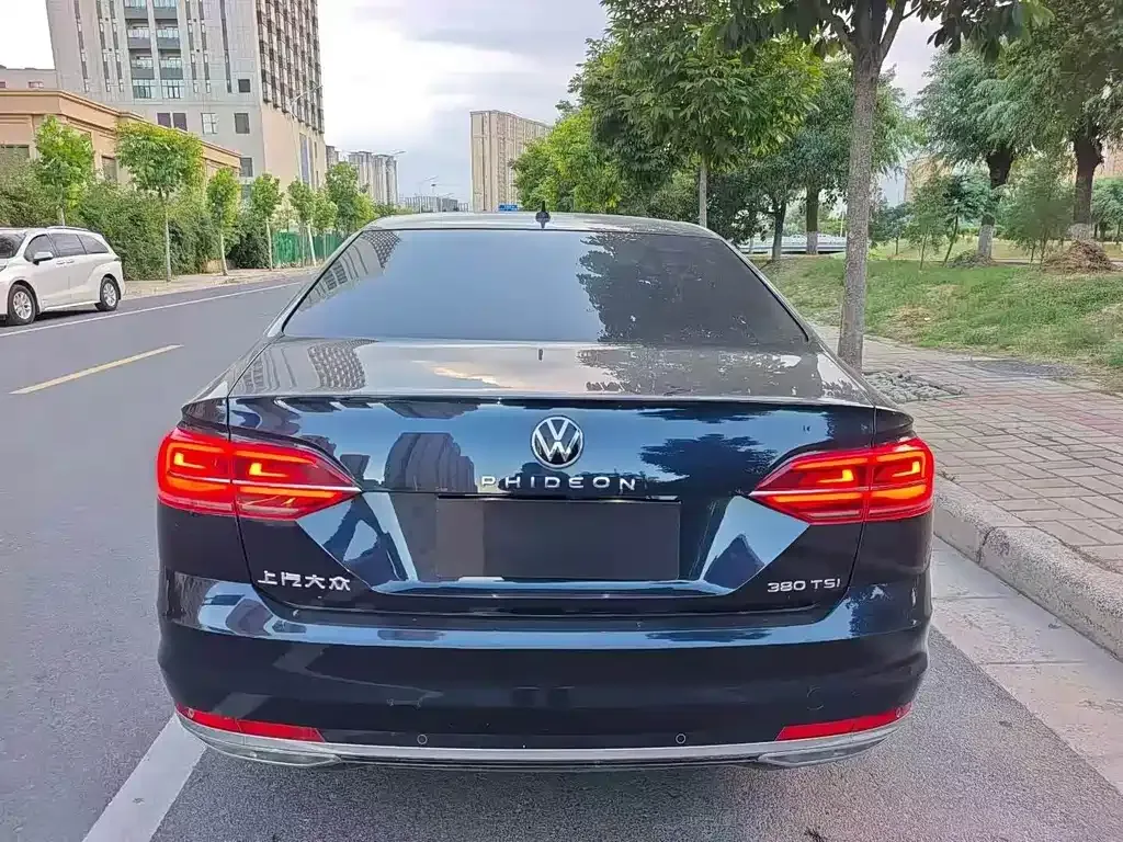 Volkswagen Phideon — фото 6