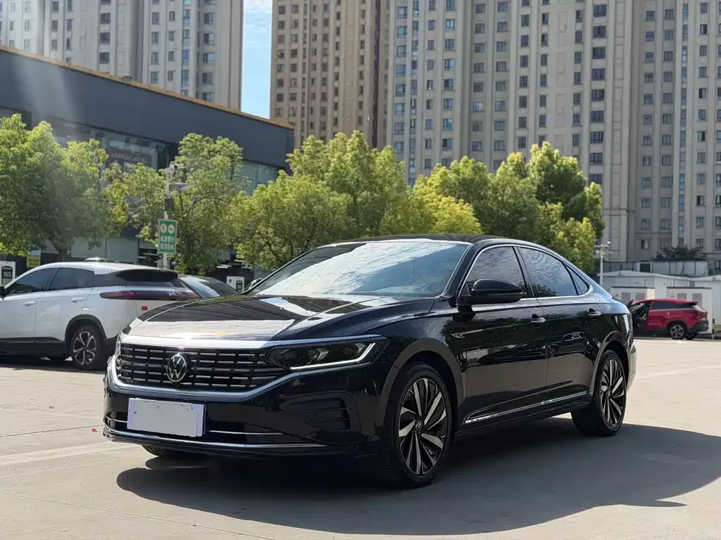 Volkswagen Passat — фото 1