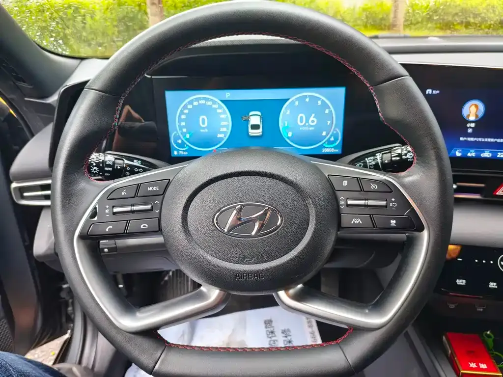 Hyundai Elantra — фото 3