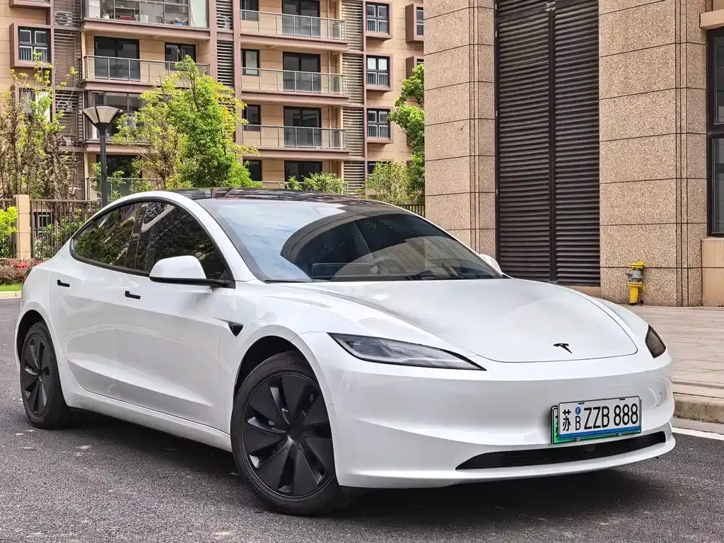 Tesla Model 3 — фото 7