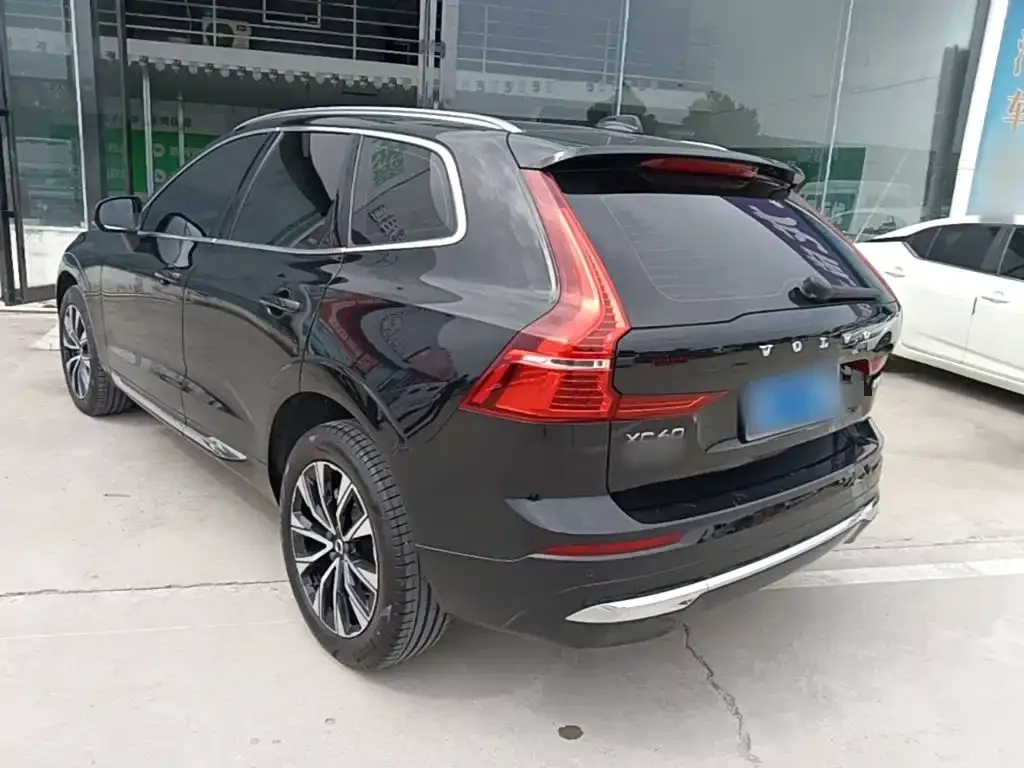 Volvo XC60 — фото 2