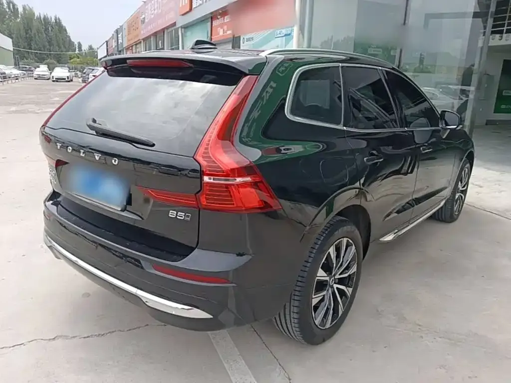 Volvo XC60 — фото 8