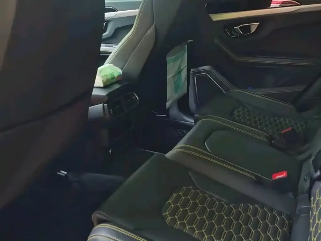Lamborghini Urus — фото 2