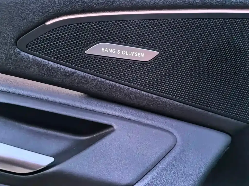 Audi Q6L e-tron — фото 6