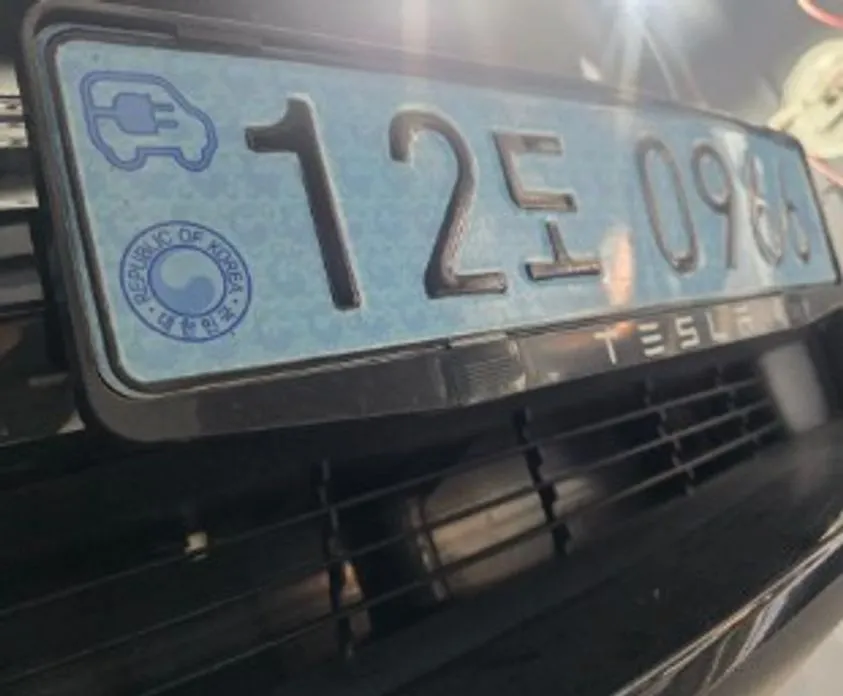 Tesla Model X — фото 1