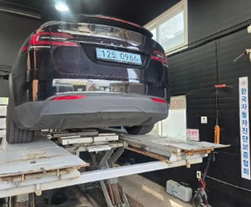 Tesla Model X — фото 2