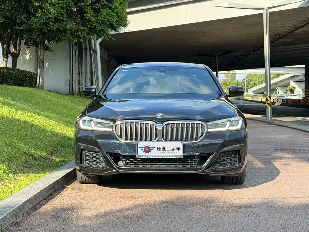 BMW 5 Series — фото 9
