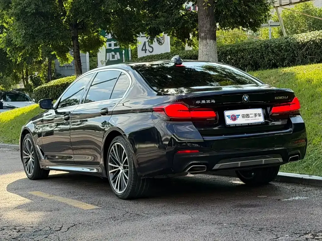 BMW 5 Series — фото 4