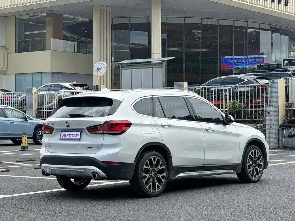 BMW X1 — фото 7