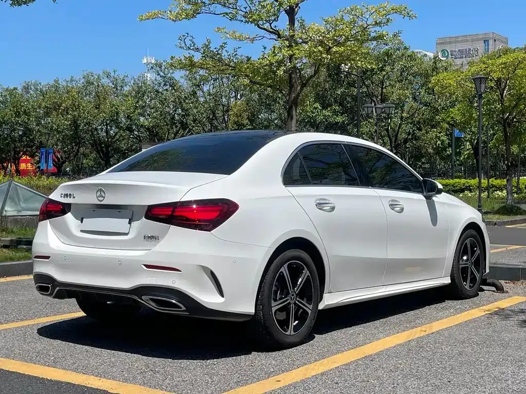 Mercedes-Benz A-Class — фото 8