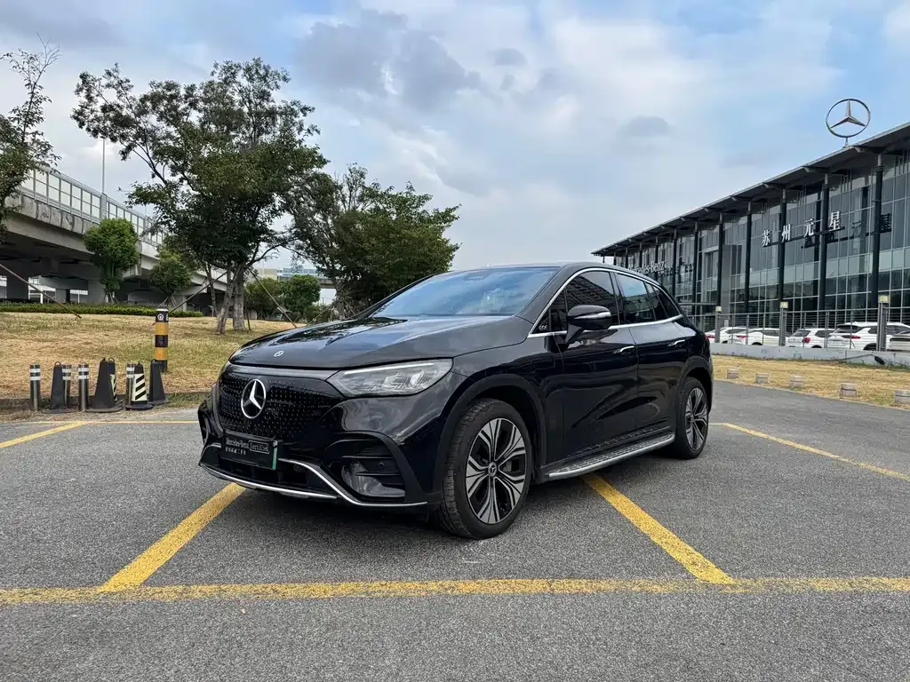 Mercedes-Benz EQE SUV — фото 9
