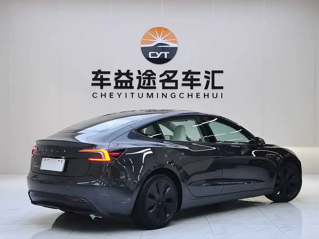 Tesla Model 3 — фото 4