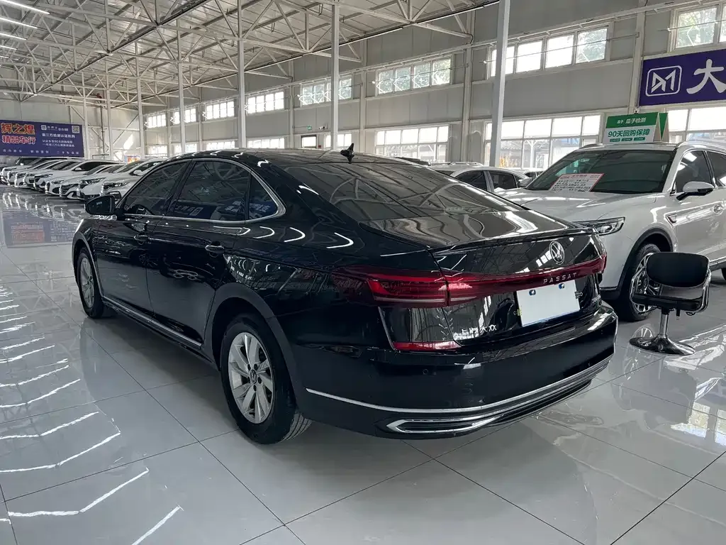 Volkswagen Passat — фото 8
